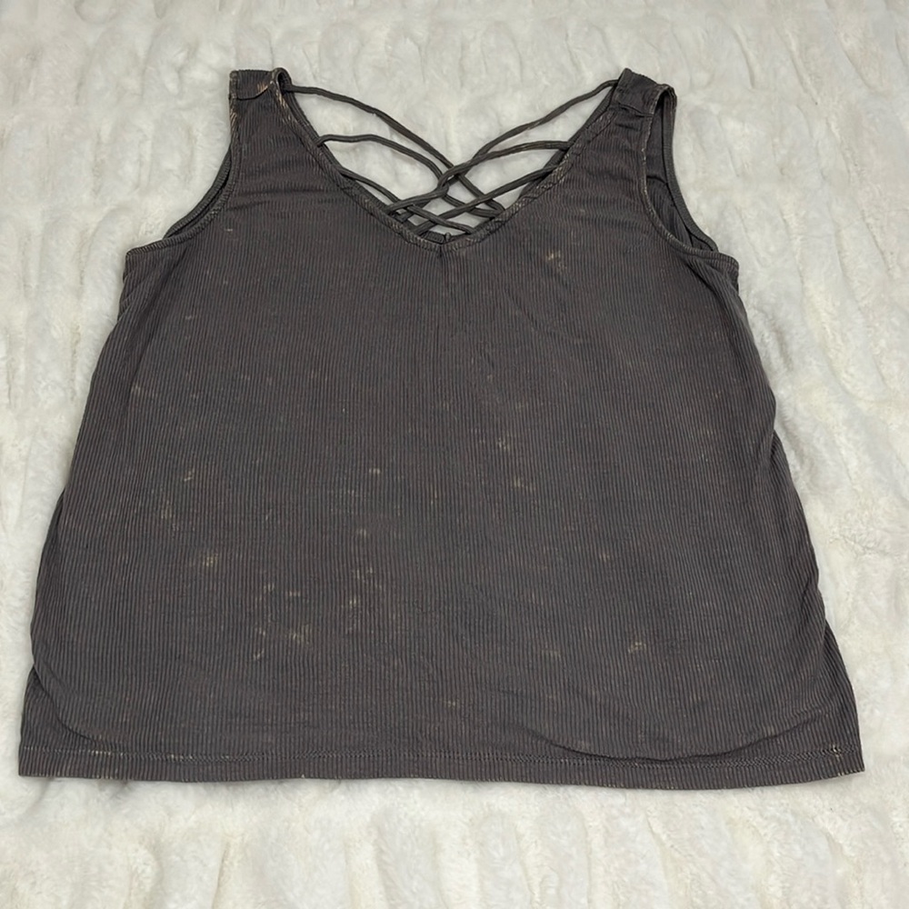 Strappy Tank Top- Bleached Splattered

Ribbed stretchy material